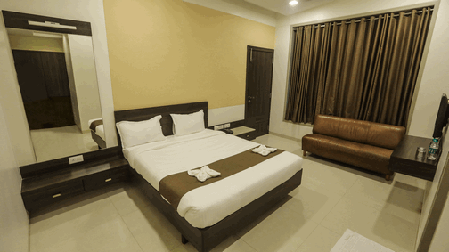 Family Room Luxury Bedding